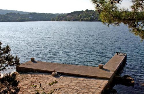 Necujam Apartment | Apartments with parking space Necujam, Solta - 5178