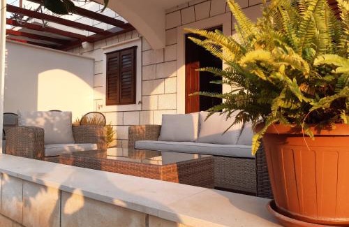 Supetar Apartment | APARTMENTS4YOU SUPETAR-the BEST and MOST POPULAR apartments for DISCOVERING the island - free parking - 200 meters from the beach