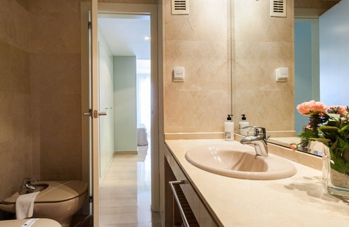Penya-roja Apartment | ApartUP Green Opera Views
