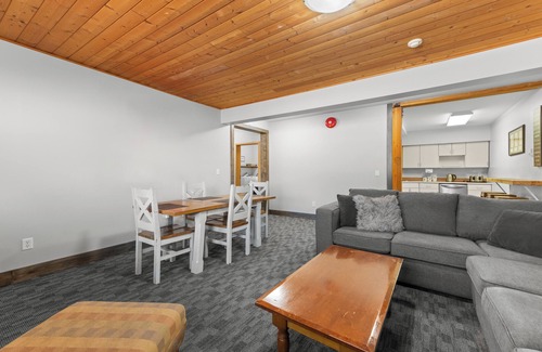 Okanagan-Similkameen Hotel | Apex Mountain Lodge