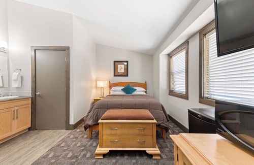 Okanagan-Similkameen Hotel | Apex Mountain Lodge