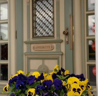 Neufrach Hotel | Apfelblüte bed & breakfast 8 km vom Bodensee