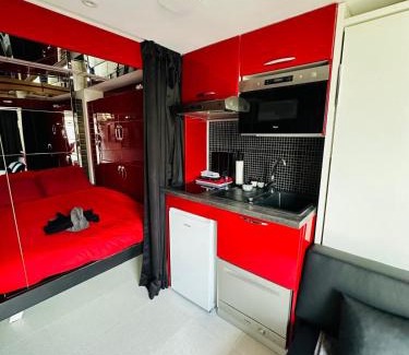 Naturist Village Apartment | AphrodiX Village naturiste