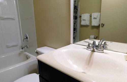 Winchester Hotel | APM Inn & Suites