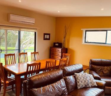 Apollo Bay House | Apollo Bay Hideaway 5 minute walk to the beach