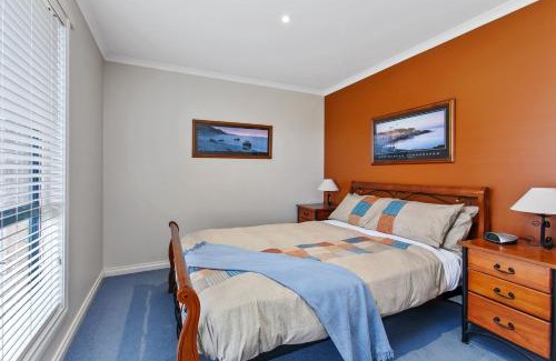Apollo Bay House | Apollo Bay Hideaway 5 minute walk to the beach