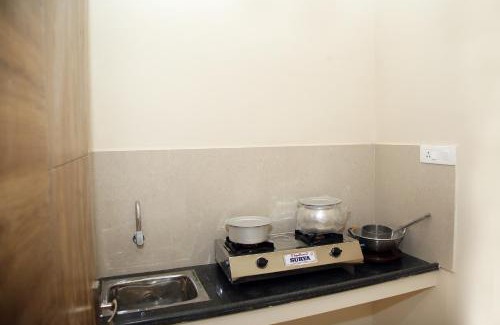 Thousand Lights Hotel | Apollo Court (Apollo hospital,Sankara natralya, US consulate