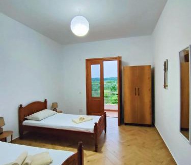 Mbrostar-Urë Apartment | Apollonia Apartment
