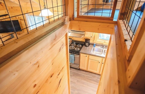 Lookout Valley Neighborhood Association Apartment | Apollonie Cabin | Lookout Mountain | Hot Tub