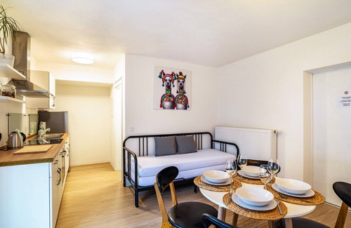 Oberderdingen Apartment | Aposto Apartment 1 with Private Terrace and Wi-Fi