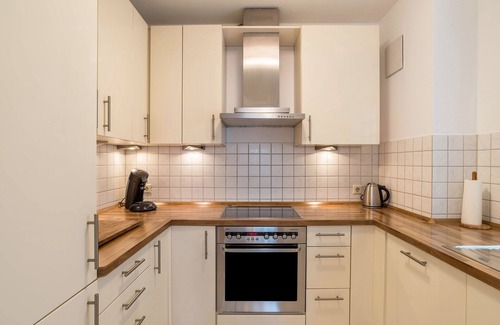 Oberderdingen Apartment | Aposto Apartment 2 with Balcony and Wi-Fi