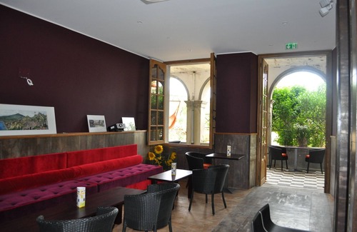 Montolieu House | Apostrophe