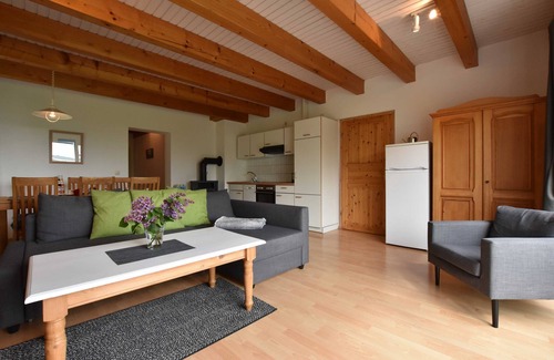 Insel Poel Apartment | App.3/3-room (6 adults + infant), attic, with water view - Ferienwohnungen Zum