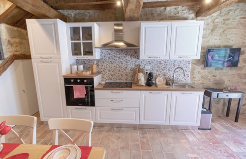 Solfagnano Apartment | App Pietrachiara Biancospino: cozy accommodation nestled in the Umbrian countryside.