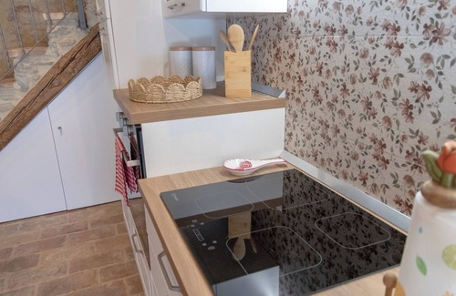 Solfagnano Apartment | App Pietrachiara Biancospino: cozy accommodation nestled in the Umbrian countryside.