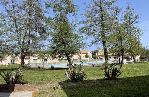 Santa-Maria-Poggio Apartment | App. T2 All comforts, swimming pool, terrace, wifi, 500 m beach, parking, washing machine.