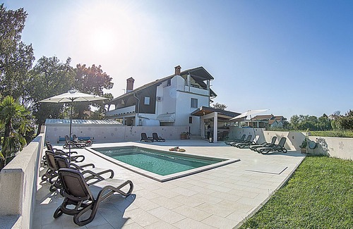 Buzinija Apartment | APP1 Romantic villa with pool - 5 min from the beach!