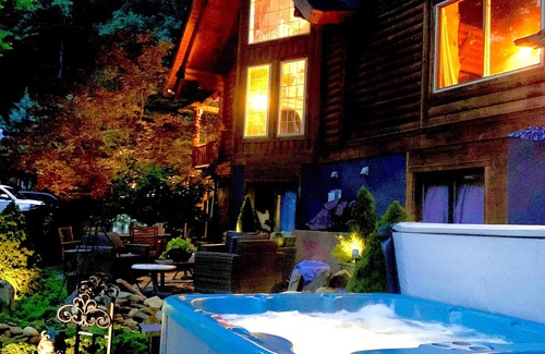 Whittier Cabin | Appalachian Log Cabin on Tuckasegee River. Pet friendly, Hot Tub, Wifi, & HBO