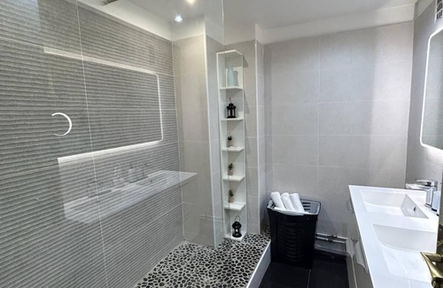 Saint-Lazare Apartment | Apparement 4 Minutes Gare Saint Charles. Idéal Famille ou Entre Amies