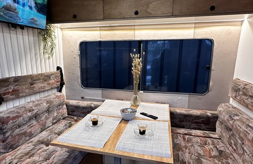 Massy House | Apparemment Camping car Capucine. Proche de L'aéroport D'orly