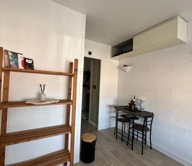 Cergy Apartment | Apparemment Proche de Paris