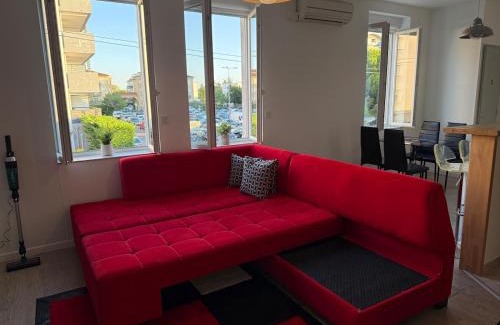 Decines-Charpieu Apartment | Apparemment T3 proche Groupama Stadium