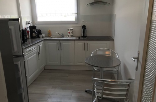 Les Sables d'Olonne Apartment | Appart à la mer Avec Stationnement, Proche Plage et Commerces, Tout a Pieds