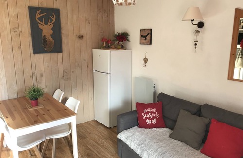 Puy-Saint-Vincent Apartment | APPART 6 PERS CLASS 2 ETOILES pied des pistes PUY ST VINCENT 1800