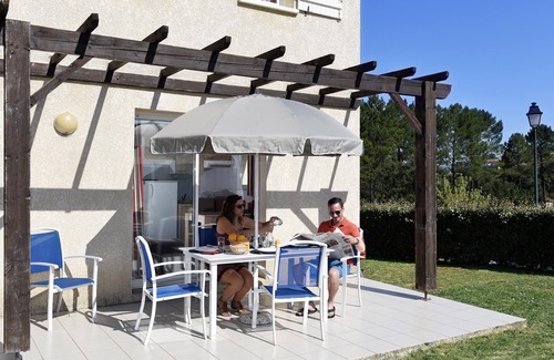 Salavas Condo | Appart Abordable avec Accès à 2 Piscines!