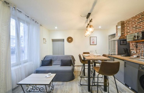 Bourges Apartment | Appart Bambou rdc - parking gratuit- Netflix