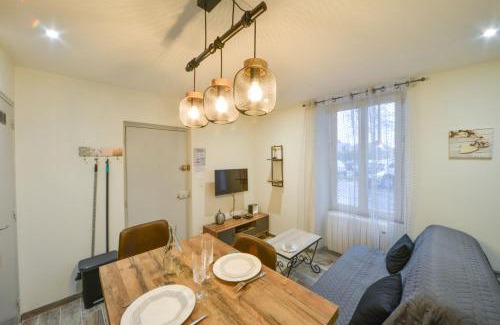 Bourges Apartment | Appart Bambou rdc - parking gratuit- Netflix