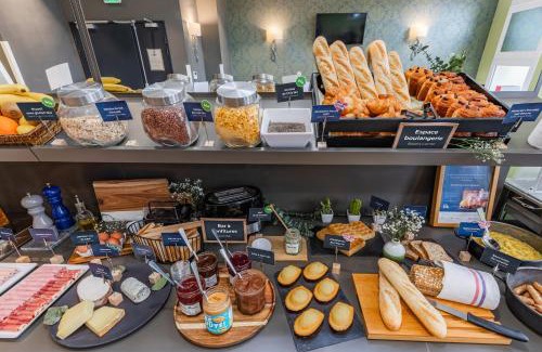 Roissy-en-France Apartment | Appart'City Collection Paris Roissy CDG Airport