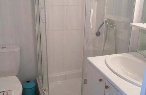 Balaruc-les-Bains Apartment | Appart cosy à Balaruc-les-Bains, proche Thermes, animaux admis, climatisation - FR-1-503-101