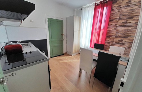 Chateauroux Apartment | Appart cosy-4 pers-centre ville-jardin-wifi