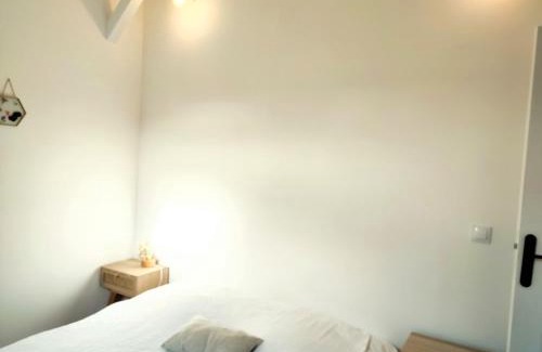 Guerande Apartment | Appart de charme aux pieds des remparts, terrasse