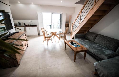 Saint-Guenole Apartment | APPART-DUPLEX VUE MER PANORAMIQUE BALCON & PISCINE proche commerce