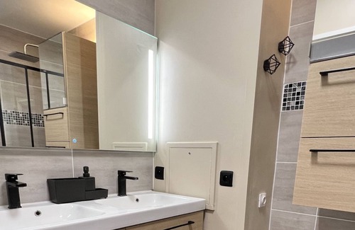 Bailly-Romainvilliers Apartment | Appart Familial à Disney 6 adultes et 5 enfants