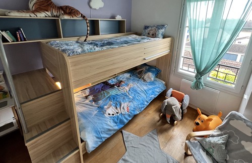 Bailly-Romainvilliers Apartment | Appart Familial à Disney 6 adultes et 5 enfants