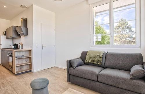 Merville-Franceville-Plage Apartment | Appartement lumineux avec 2 balcons à 600m de la plage - FR-1-788-78