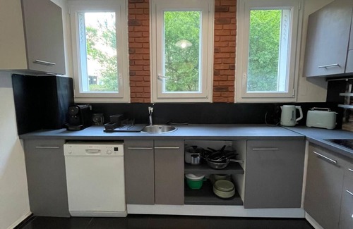 Champigny-sur-Marne Apartment | Appart Guy Môquet 2 BEDROOMS + OFFICE + Transfer shuttle available