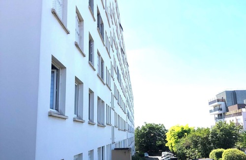 Champigny-sur-Marne Apartment | Appart Guy Môquet 2 BEDROOMS + OFFICE + Transfer shuttle available