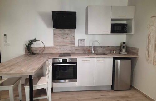 Tulette Apartment | Appart' Hôtel avec terrasse, Clim, TV connectée