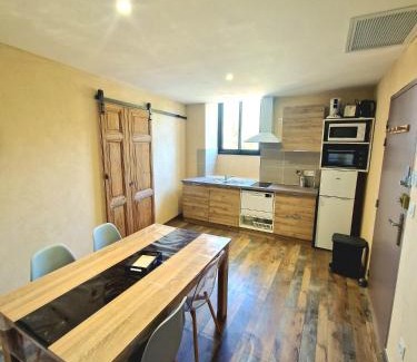 Saint-Chinian Apartment | Appart Hôtel Du Grand Soleil