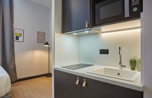 Quartier Administrations Hotel | Appart'hôtel Odalys City - Nîmes Arènes - Palais des Congrès