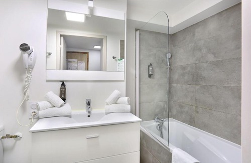 Saint - Aubin - Dupuy Apartment | Appart Hotel Odalys City Toulouse Colombélie