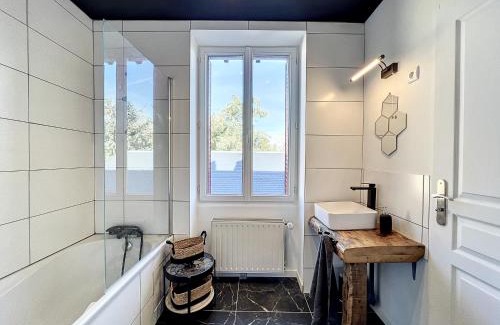Gien Apartment | Appart LA MANUFACTURE - Maison 1911 - confort & prestige