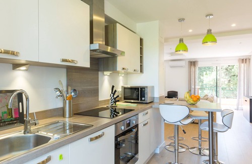 Le Mourillon Apartment | Appart "LA SOURCE 1" T3 - 3* Near beaches