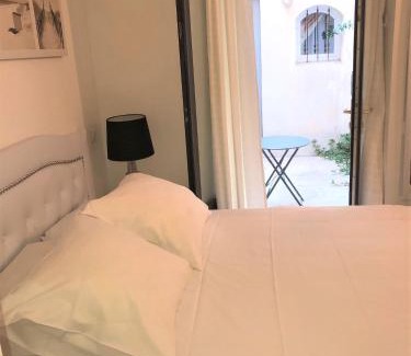 Quartier de Javel Apartment | Appart Parisien privé authentique Cosy rue Saint-Charles 75015 Paris proche Tour Eiffel