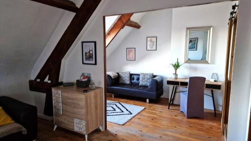 Lisieux Apartment | Appart plein centre, vue cathédrale, fibre