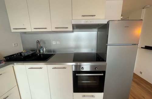 Le Pradet Apartment | Appart. Premier Étage sur Port et Plage des Oursinières Clim